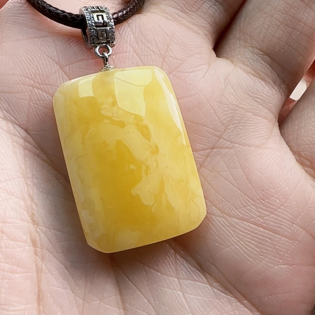 未镶嵌琥珀珠宝奇石