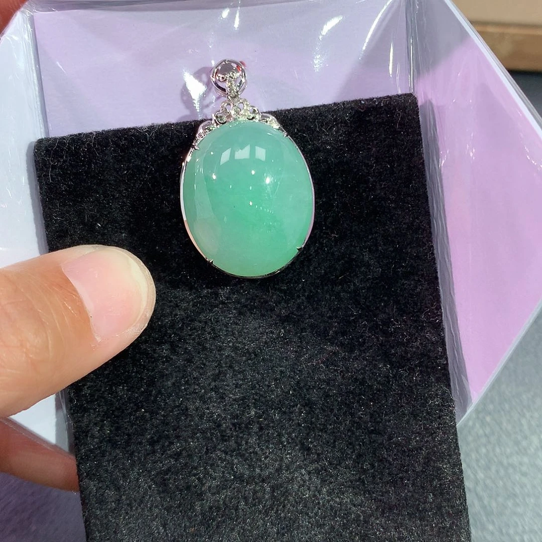 翡翠吊坠(赠链)18K金镶嵌