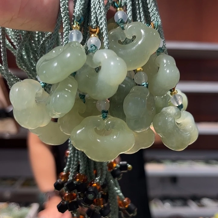 岫玉未镶嵌毛衣链