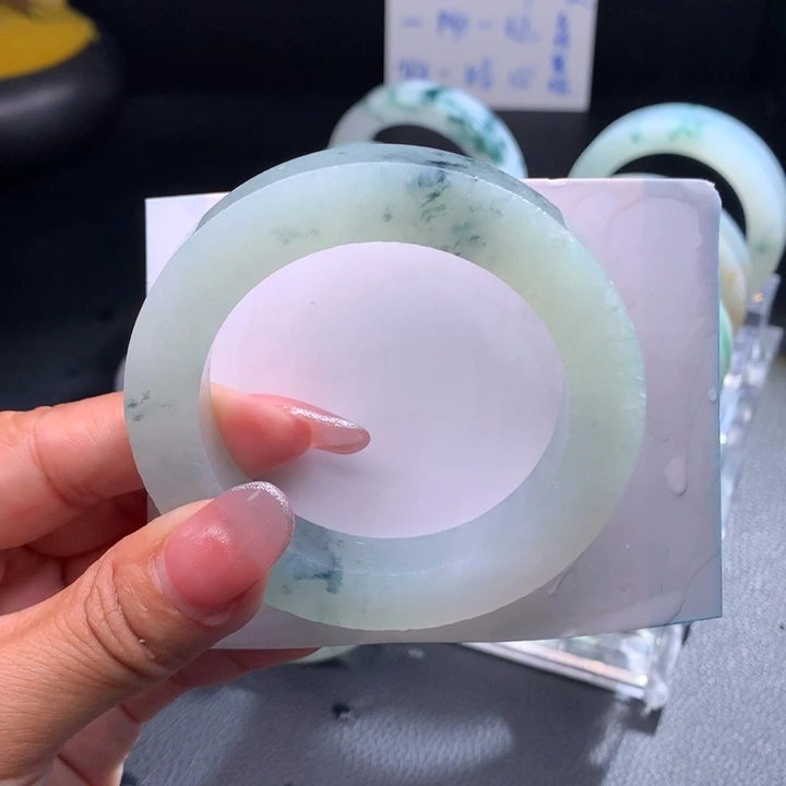 定制翡翠翡翠手镯未镶嵌