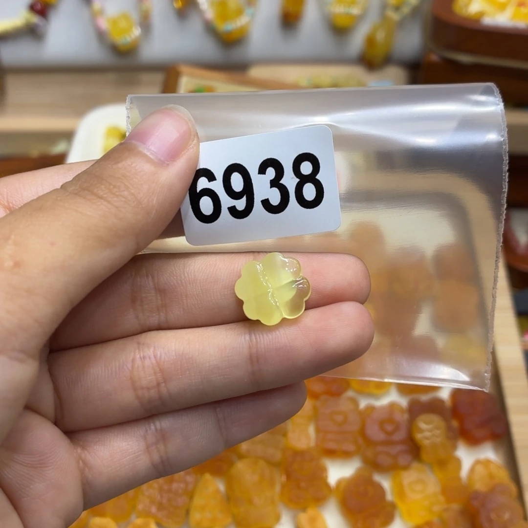 旅***者琥珀未镶嵌珠宝奇石