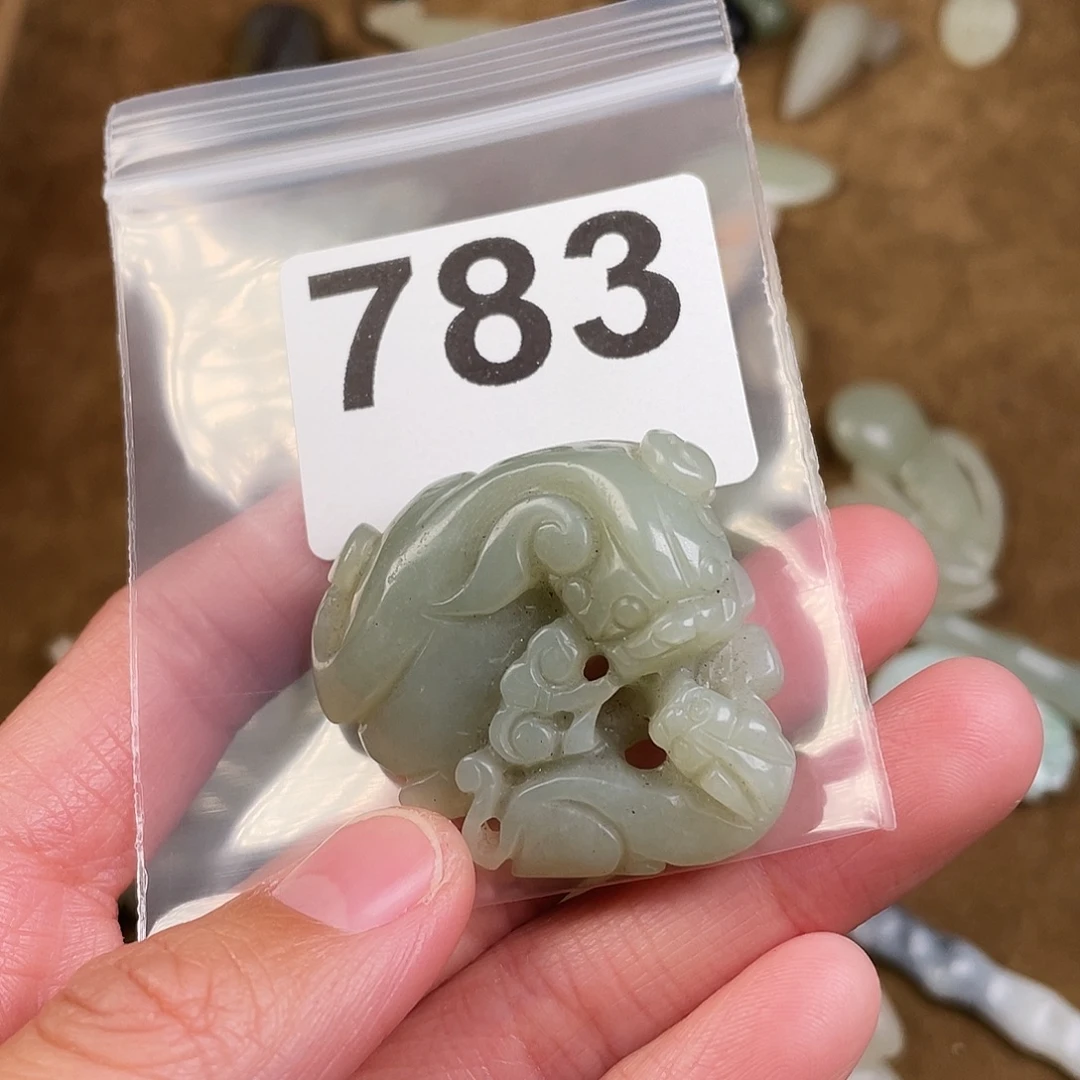 和田玉（糖玉）未镶嵌颈饰