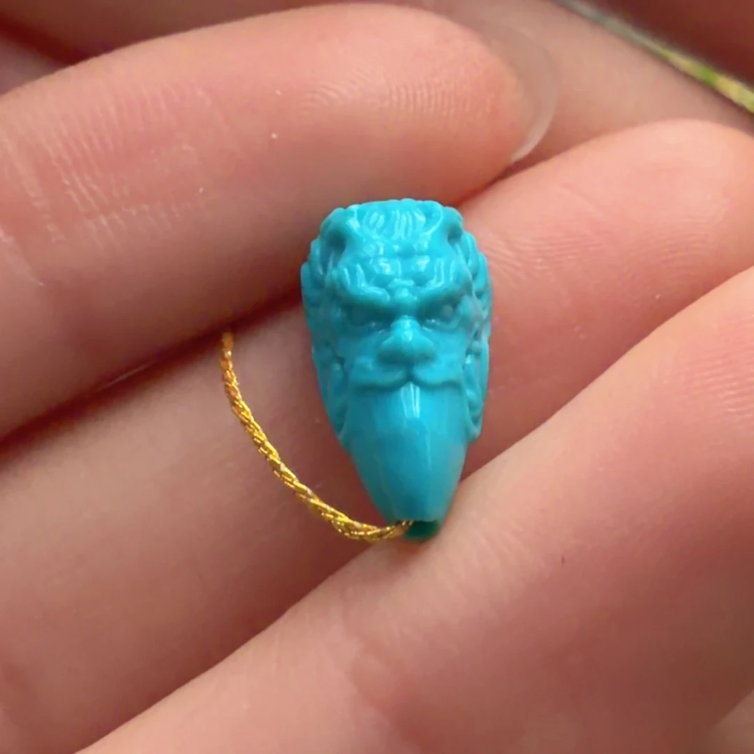 绿松石未镶嵌颈饰