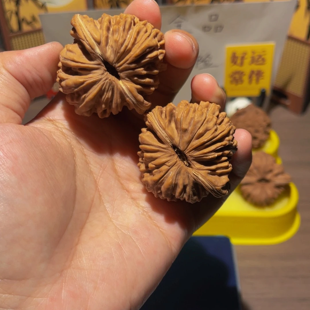 粪***哥桃核把件47全品四座楼
