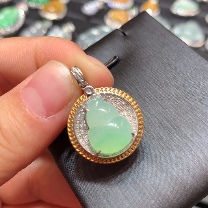 【闪购商品】颈饰18K金镶嵌翡翠翡翠