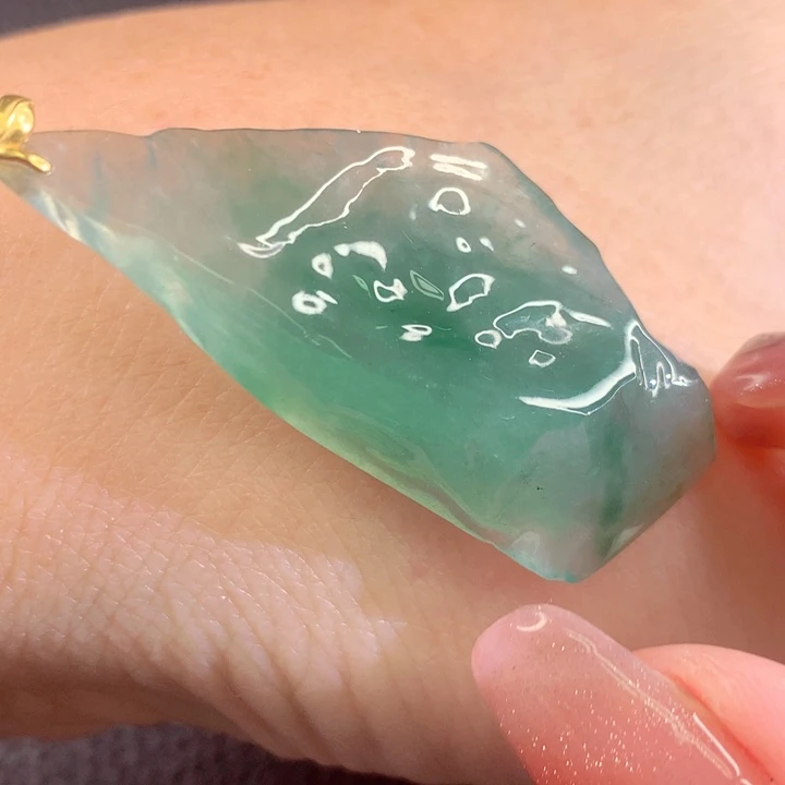 翡翠18K金镶嵌颈饰翡翠