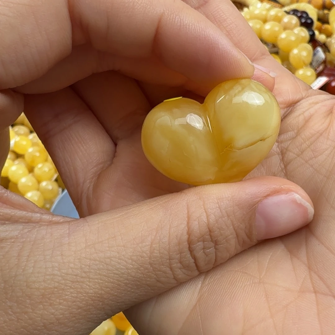 琥珀未镶嵌珠宝奇石