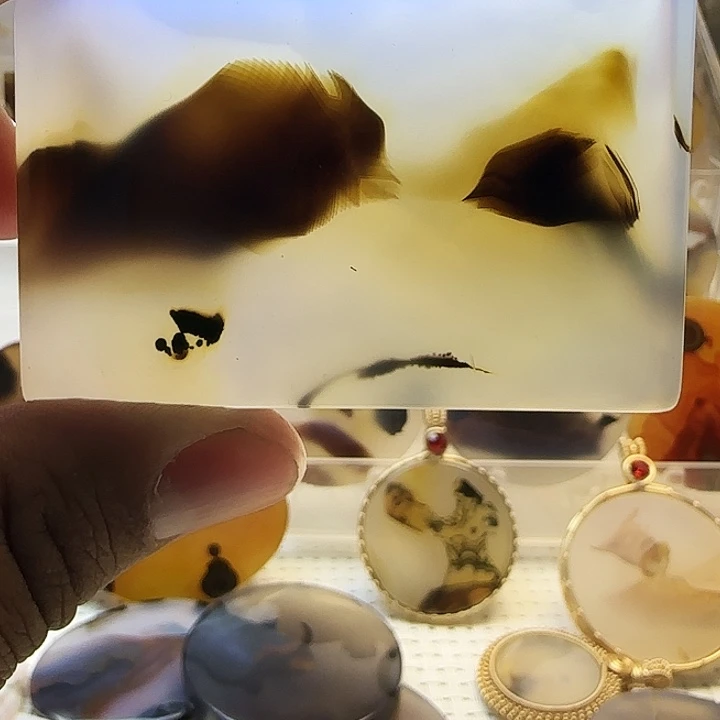 玛瑙/玉髓未镶嵌珠宝奇石