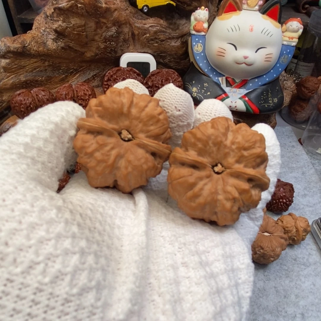 凌***.全品蛤蟆文玩核桃40