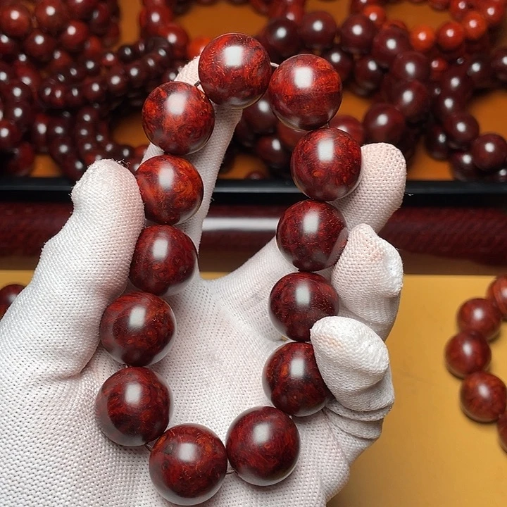 檀香紫檀（小叶紫檀）1.8爆满葡淘瘿子瘤疤