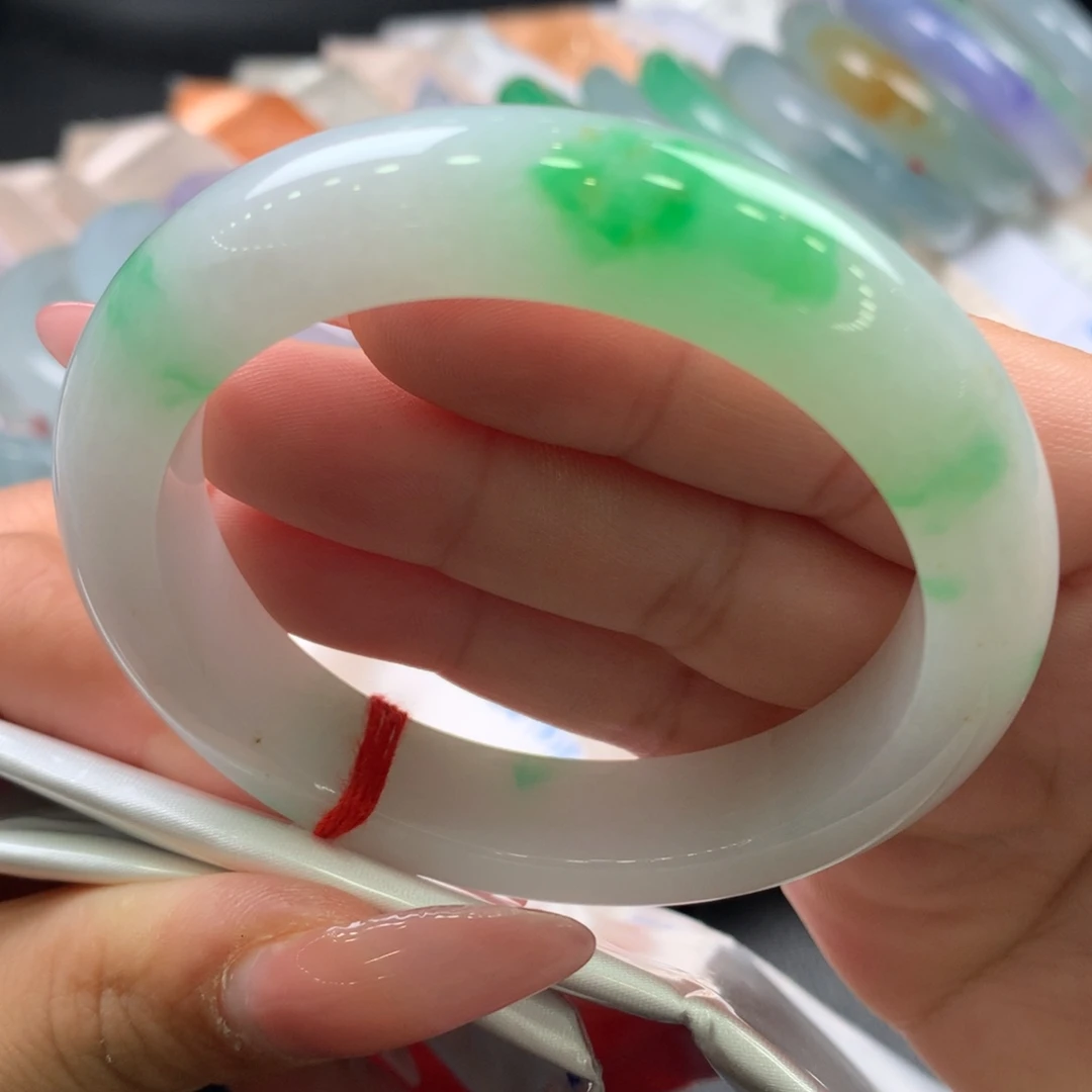 翡翠未镶嵌手镯56正圈