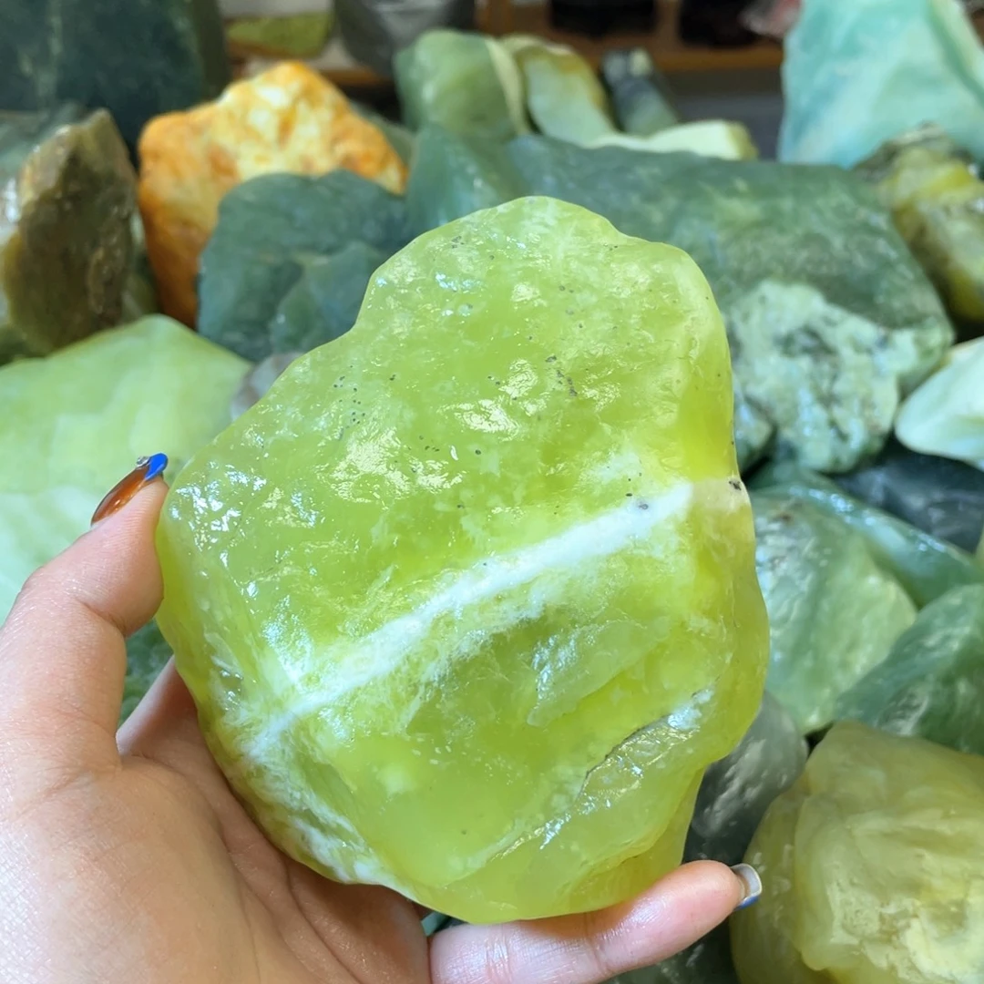 蛇纹石玉未镶嵌中国四大名玉简易