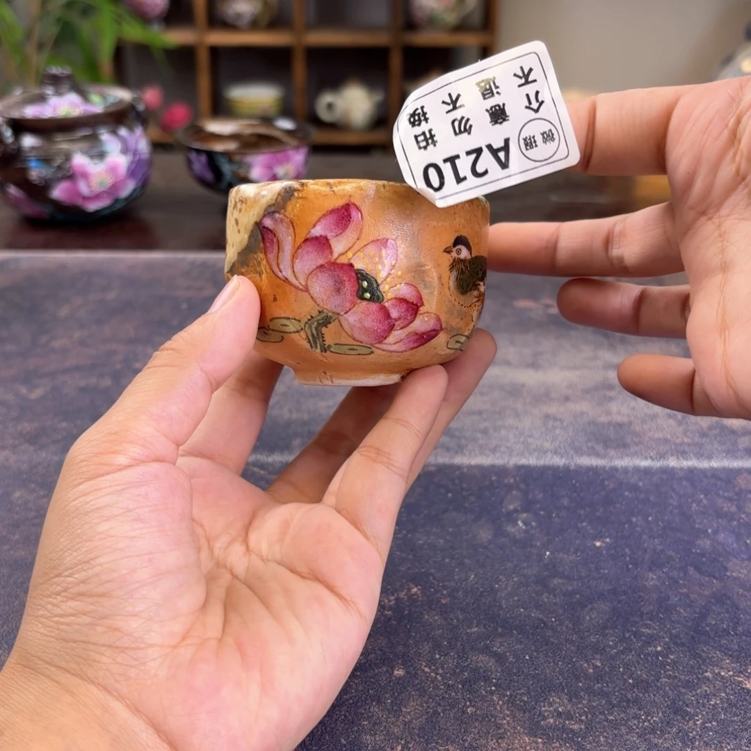 有***为景德镇纯手工陶瓷工艺制作