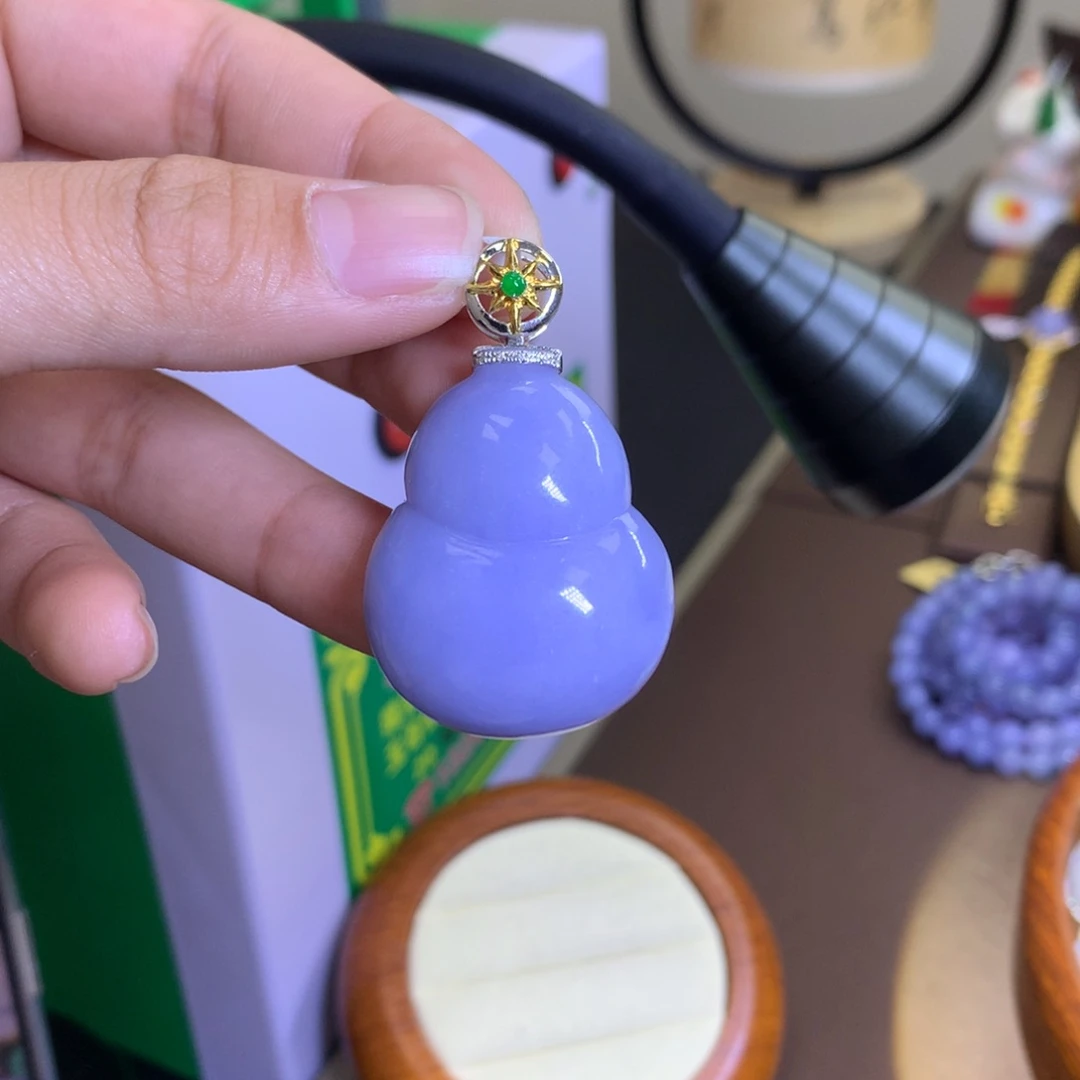 翡翠颈饰18K金镶嵌翡翠