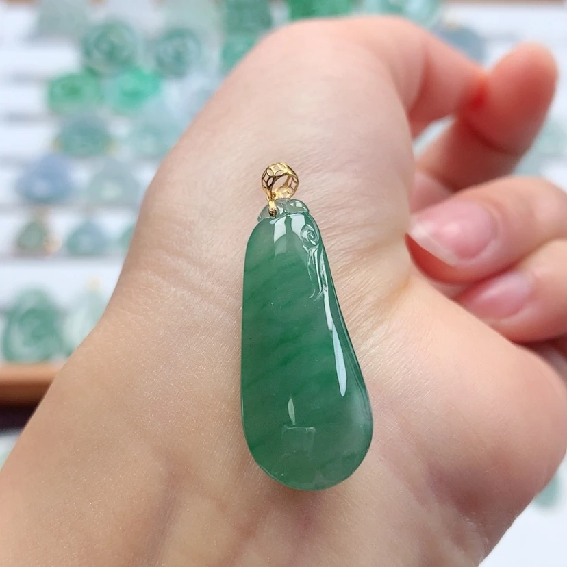 【闪购商品】翡翠吊坠(赠链)18K金镶嵌