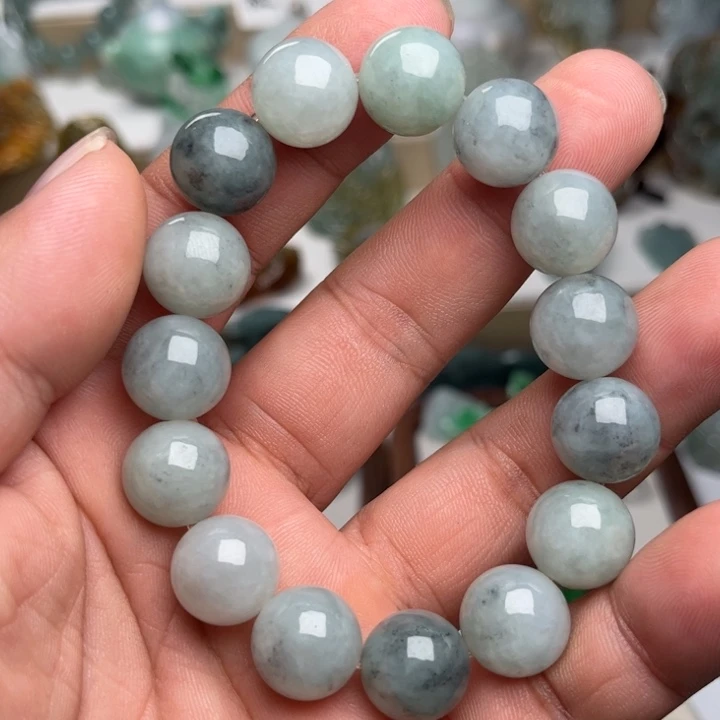 颈饰未镶嵌翡翠手串