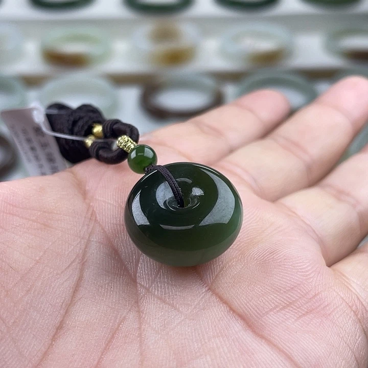 和田玉（碧玉）未镶嵌颈饰