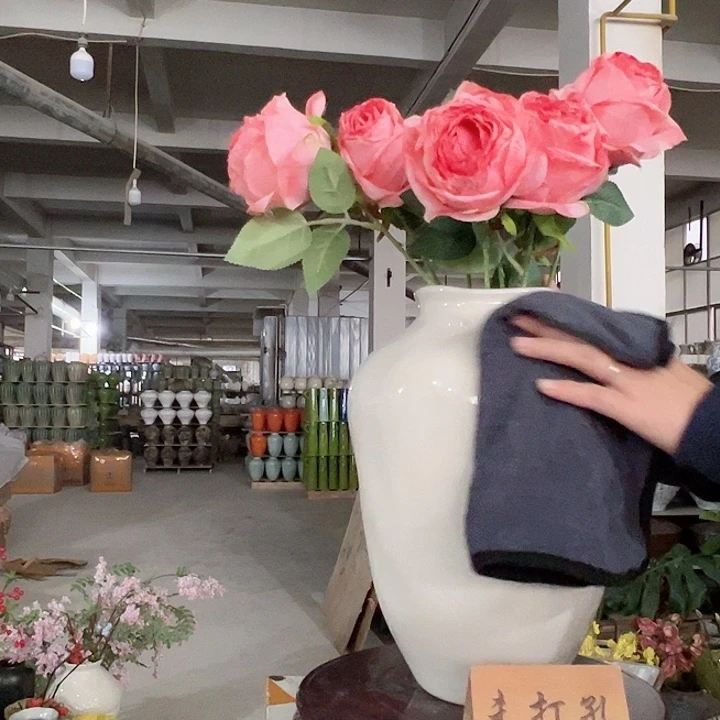 景德镇陶瓷花瓶工厂