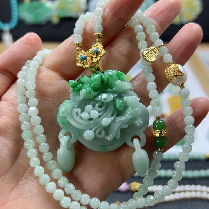 颈饰未镶嵌翡翠吊坠