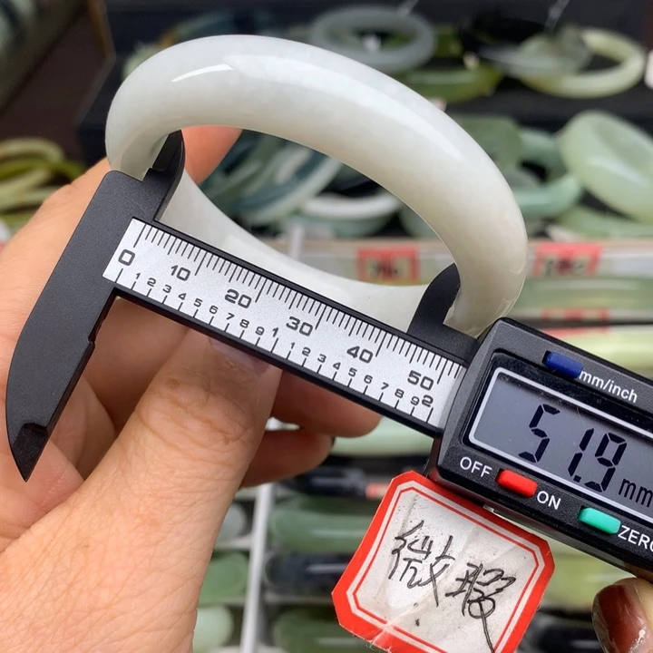 蛇纹石玉未镶嵌手镯799