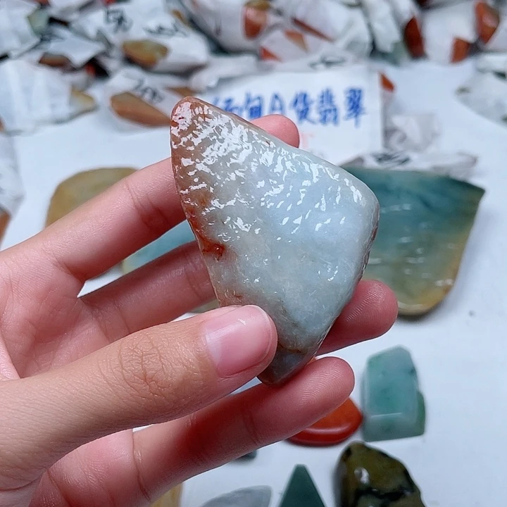 松***翡翠未镶嵌颈饰翡翠