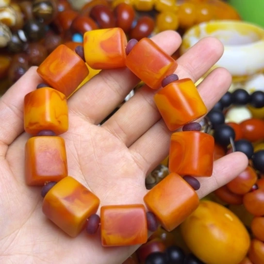 琥珀未镶嵌手链蜜蜡