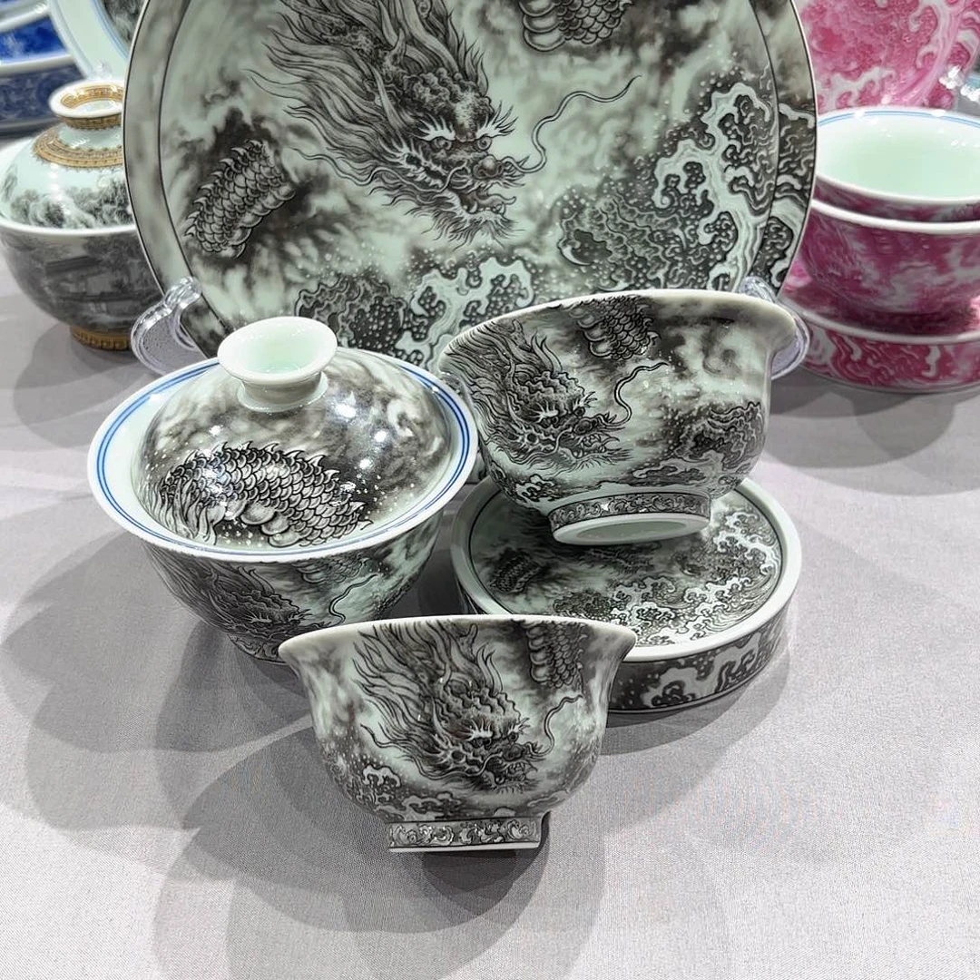 瓷片景德镇瓷器精品陈列展品