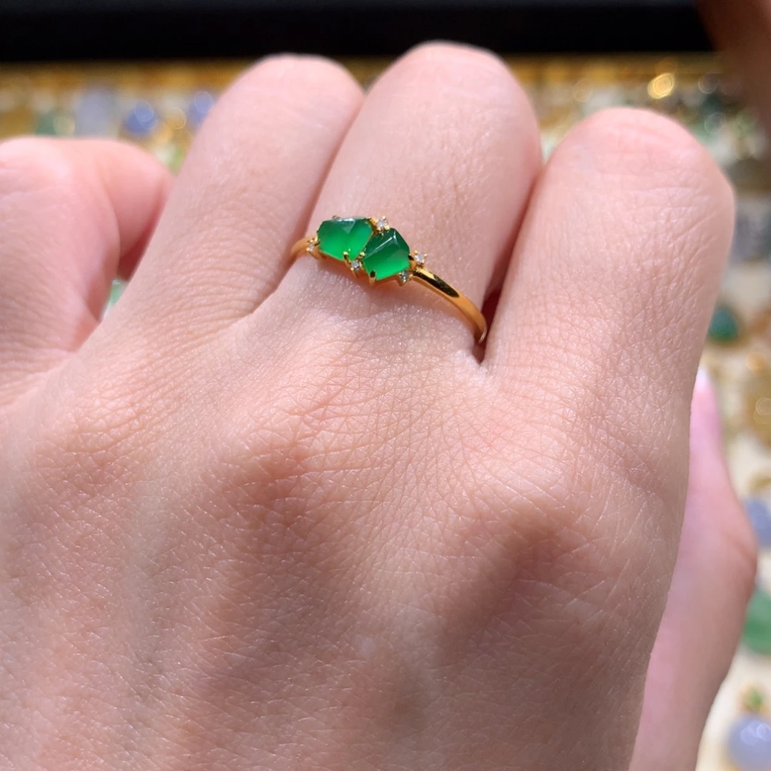 马***姥翡翠18K金镶嵌颈饰翡翠