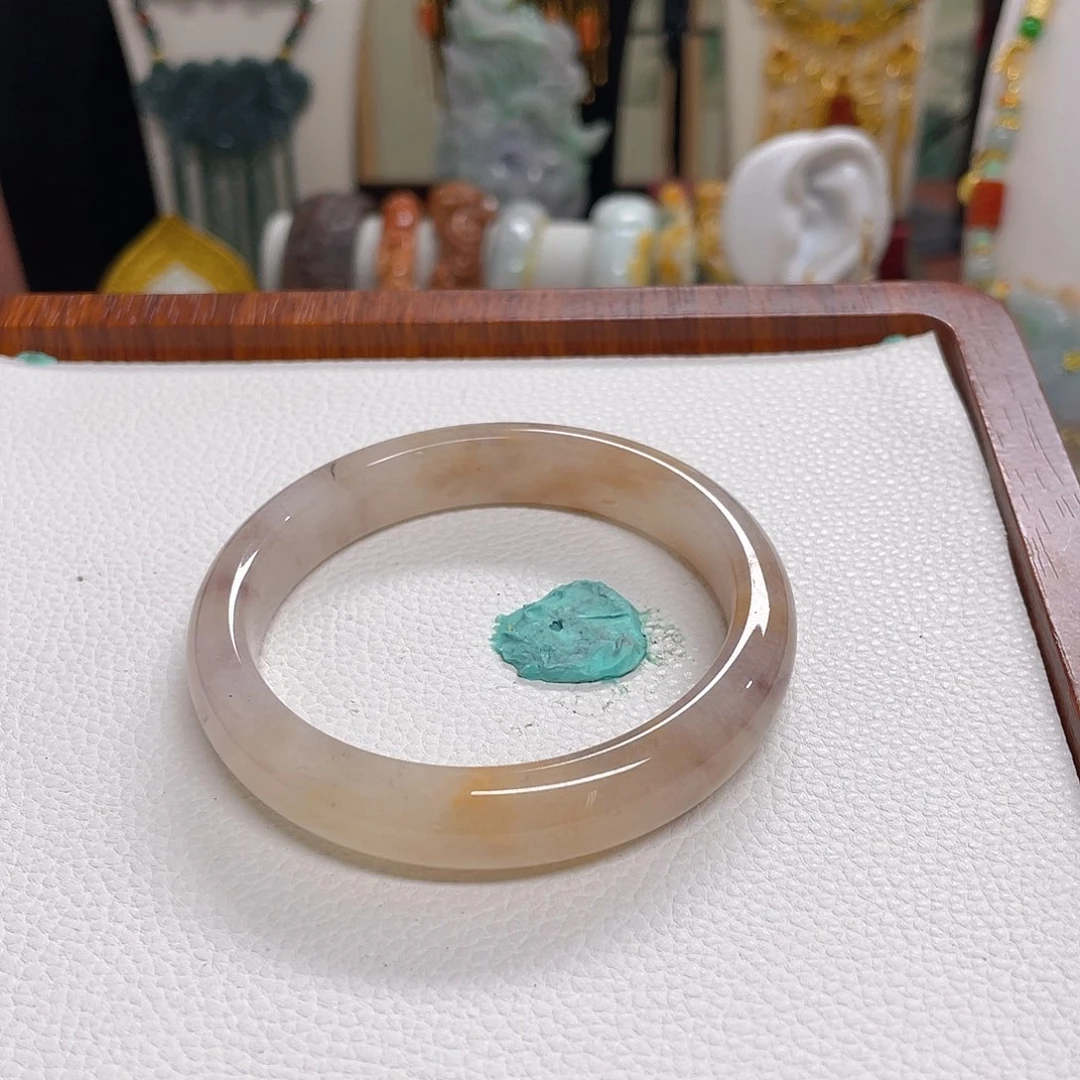 翡翠未镶嵌颈饰手镯