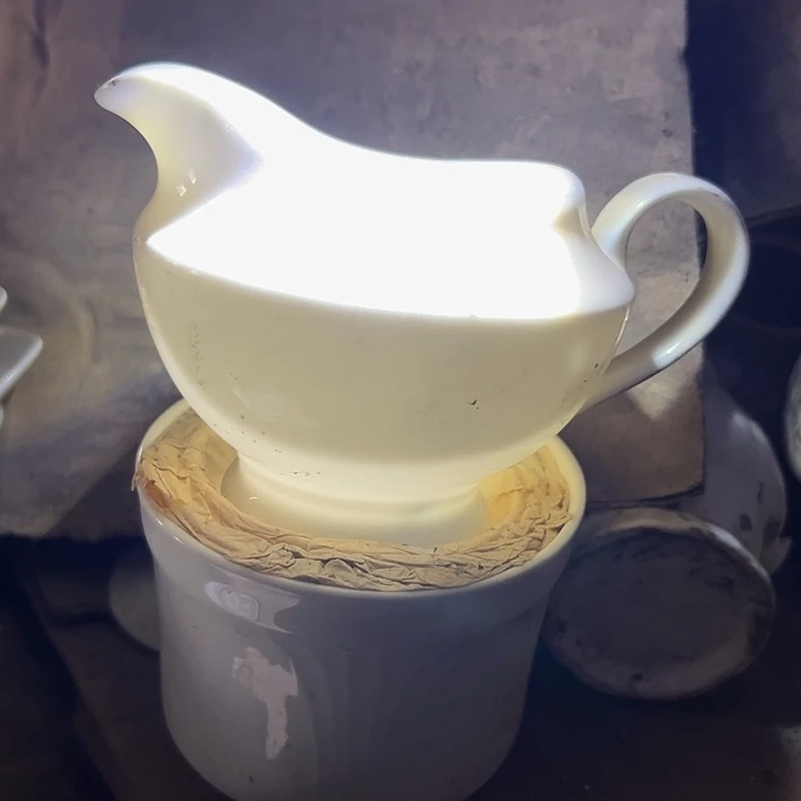 国营尾货骨瓷奶杯一个