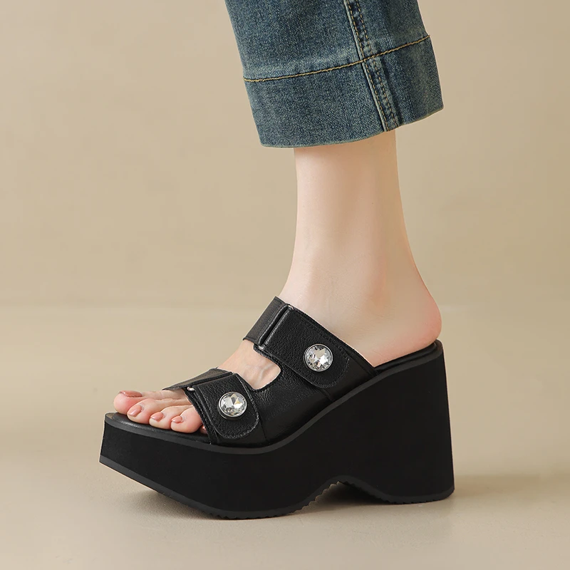 10.5cm百搭厚底坡跟凉拖鞋女夏外穿露趾高跟防水台拖鞋真皮一字拖