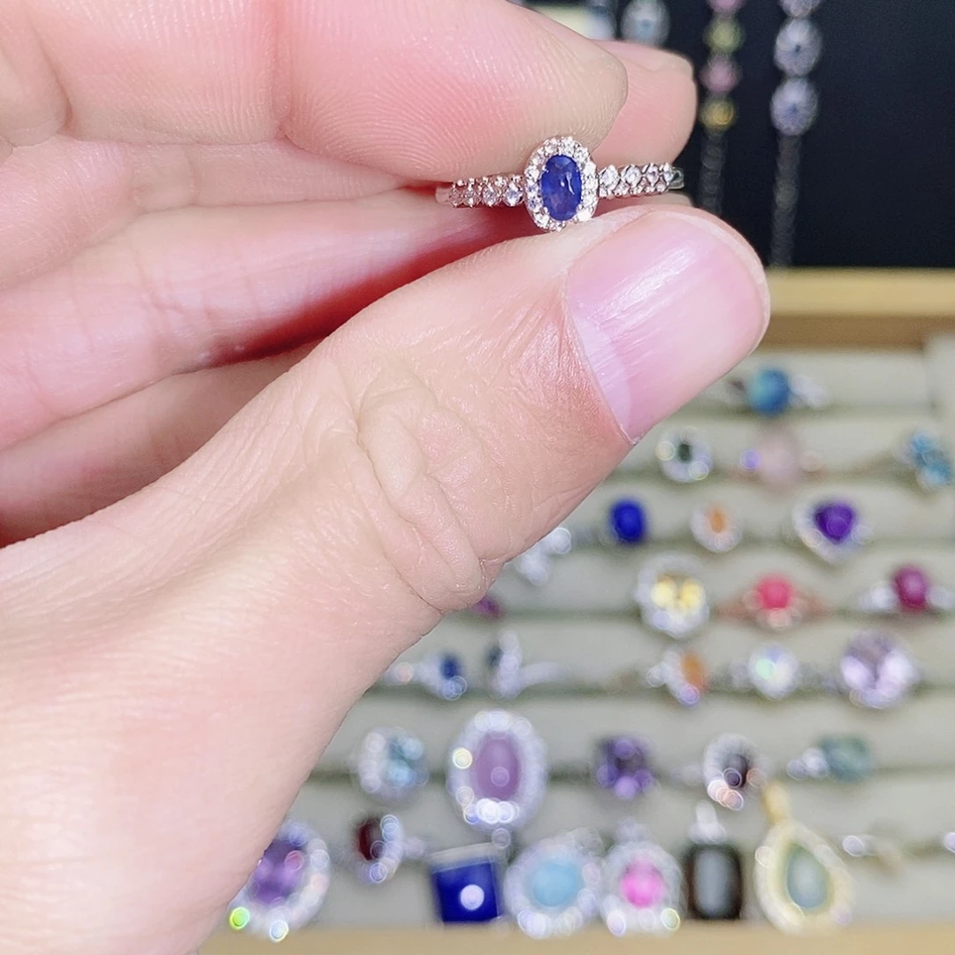 戒指蓝宝石未镶嵌