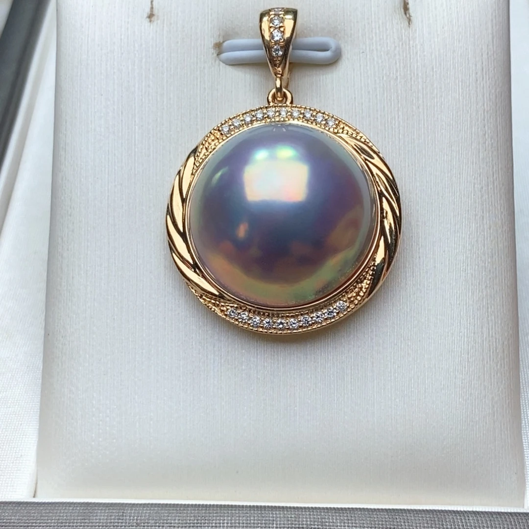 S***3拼合珍珠（马贝珠）颈饰18K金镶嵌