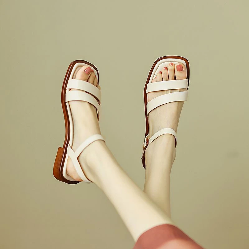 UHCK2025年新款法式一字带罗马凉鞋女夏平底软底软皮防滑露趾凉鞋