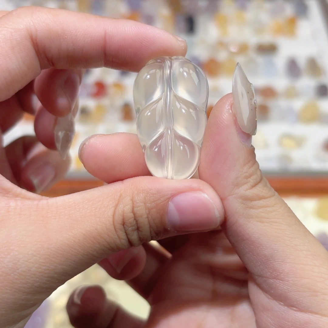 玛瑙/玉髓颈饰未镶嵌彼****见