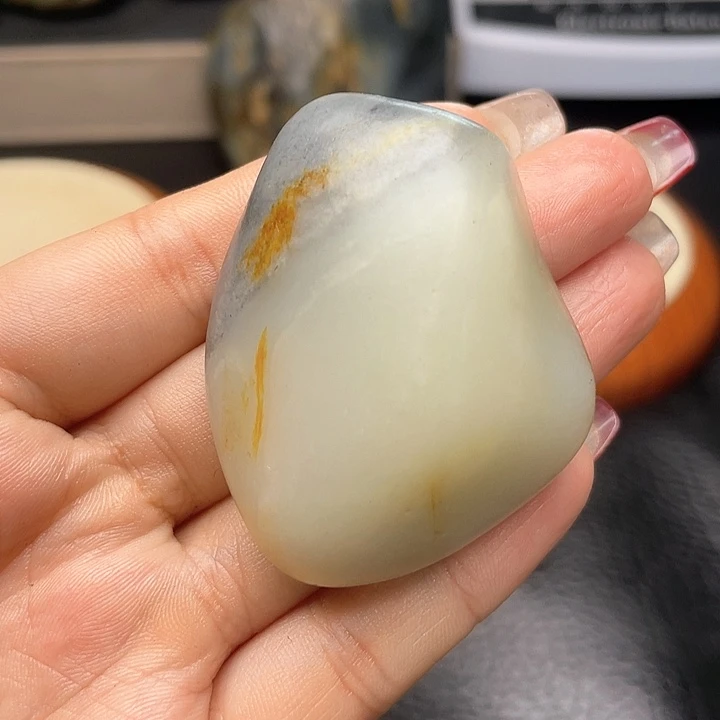 和田玉颈饰未镶嵌山*师