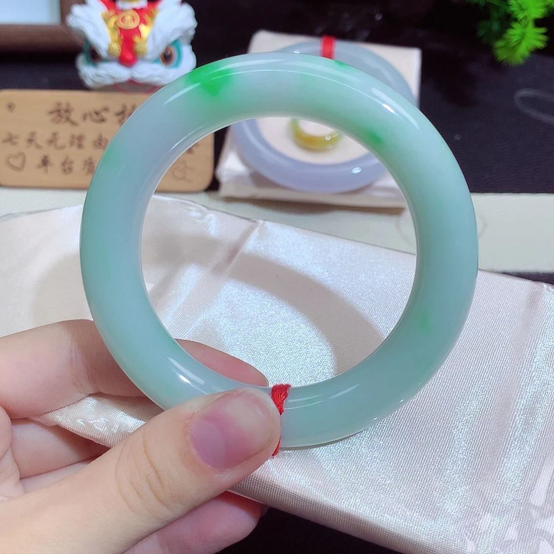 翡翠未镶嵌手镯430