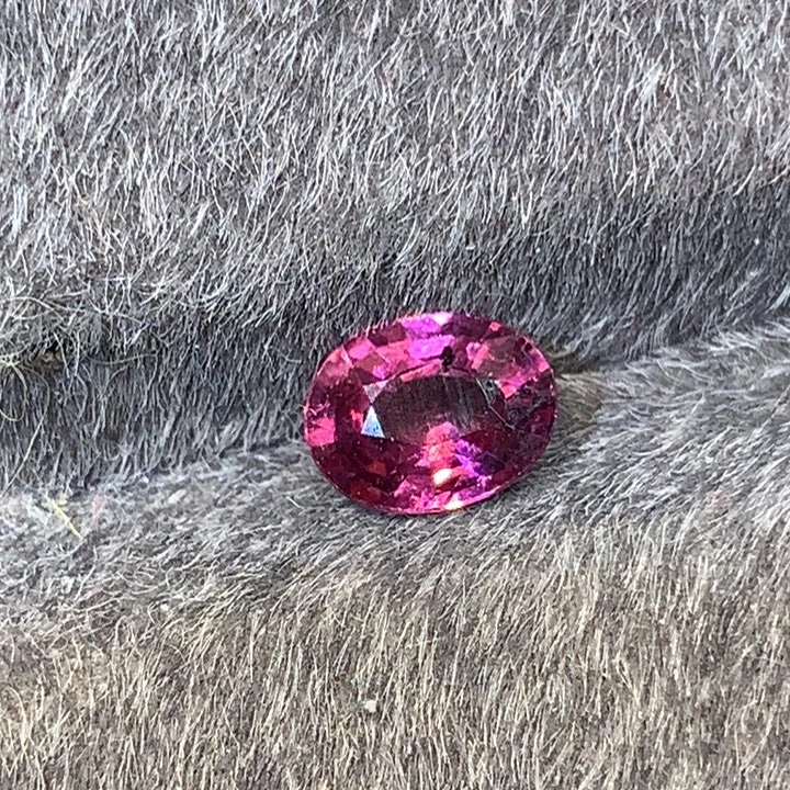 裸石未镶嵌石榴石0.8克拉