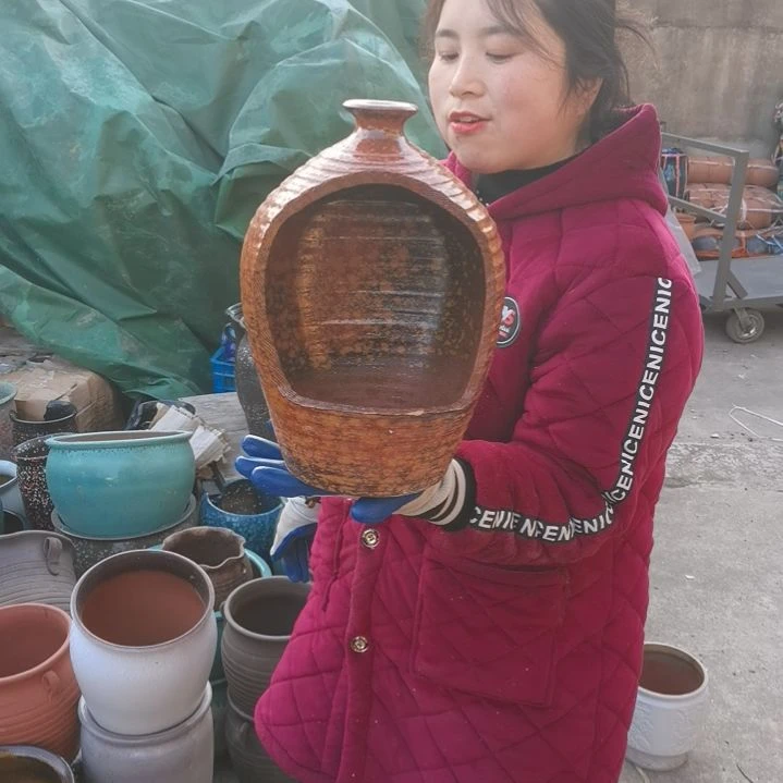 红陶瑕疵一个盆子