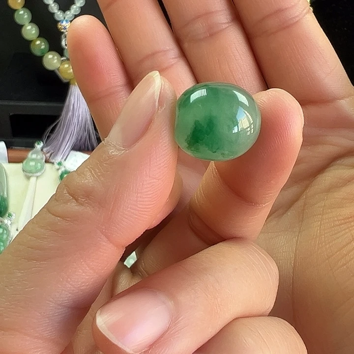 石英质玉未镶嵌颈饰