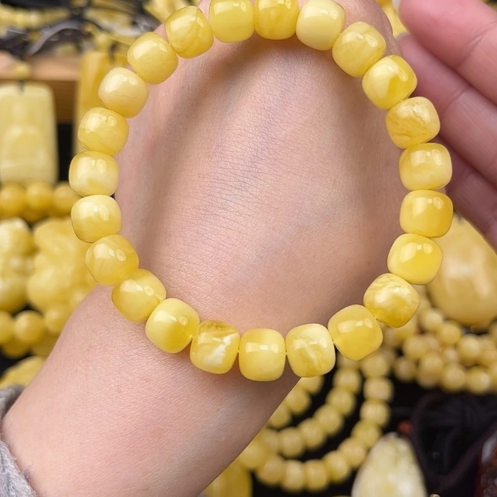 琥珀未镶嵌颈饰琥珀