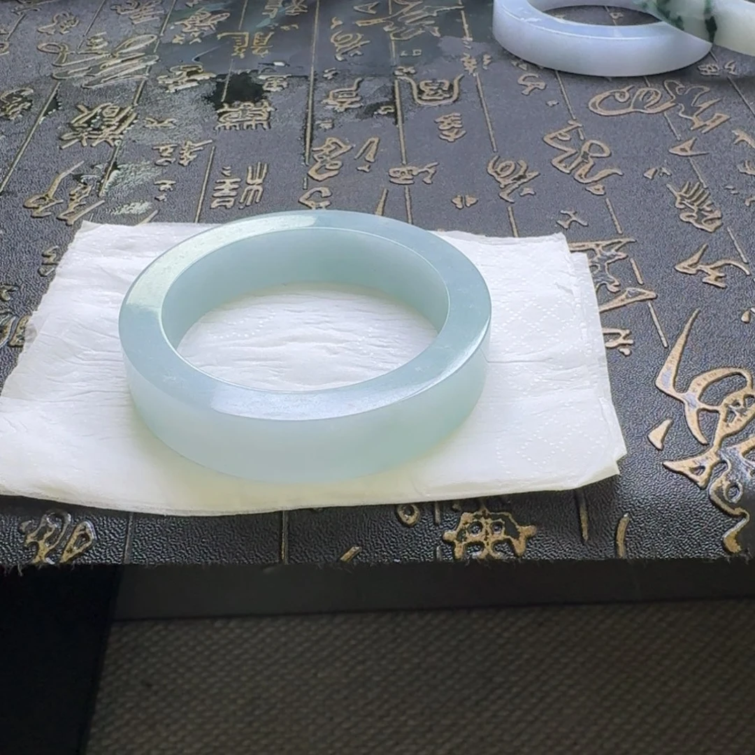 未镶嵌翡翠手镯定制翡翠