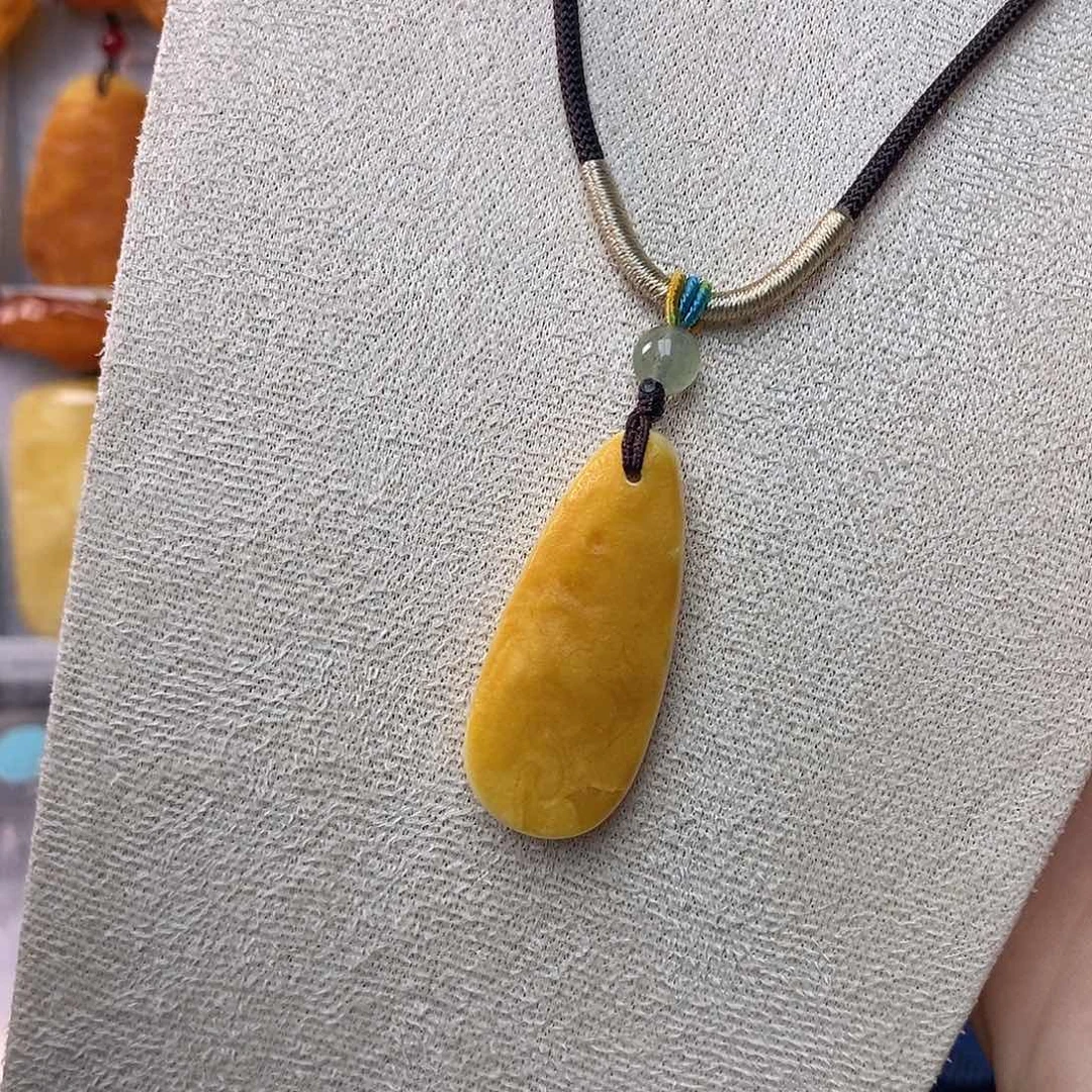 未镶嵌琥珀珠宝奇石