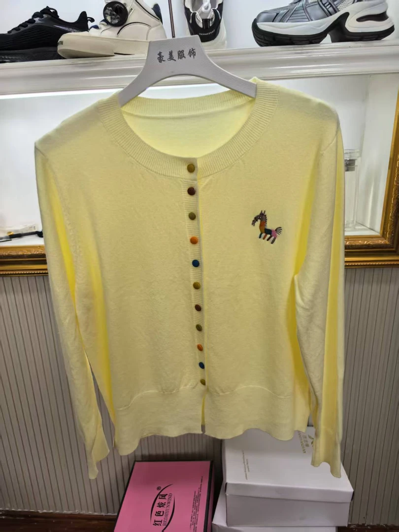 圆领狗毛针织衫简约圆领开衫上衣休闲黄色长袖