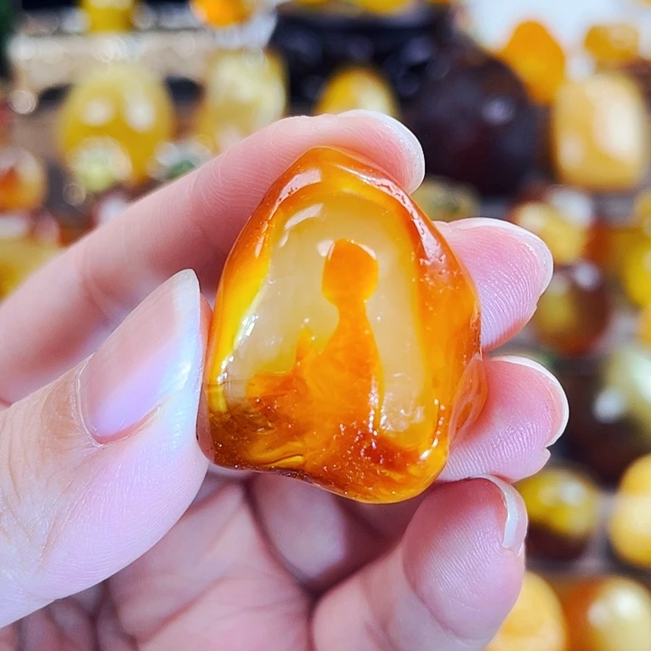未镶嵌颈饰琥珀吊坠