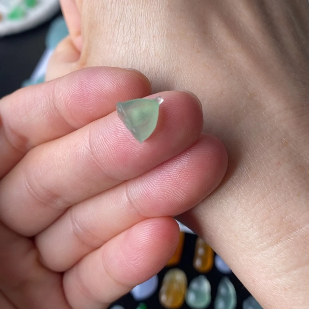 定制翡翠未镶嵌莲蓬