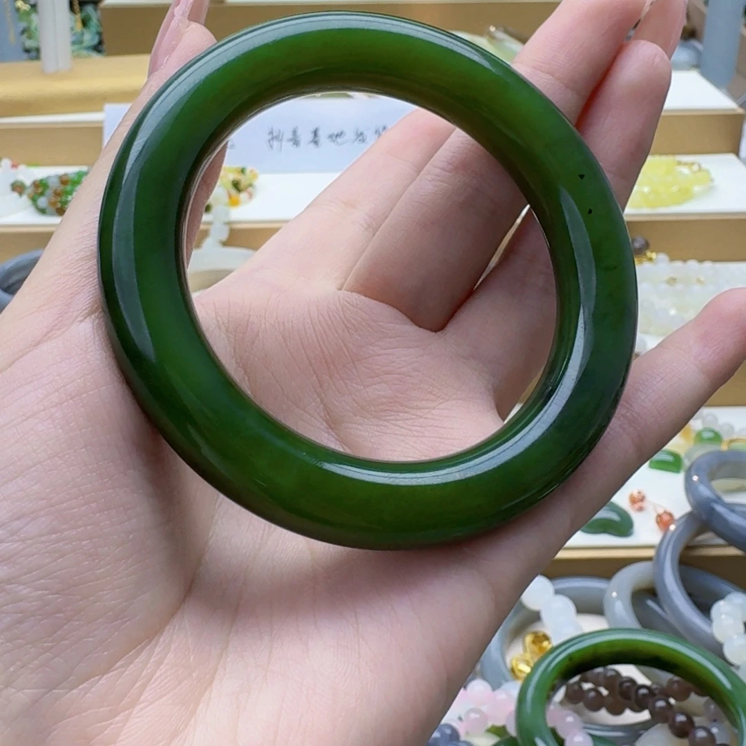 粥***姐和田玉未镶嵌项链