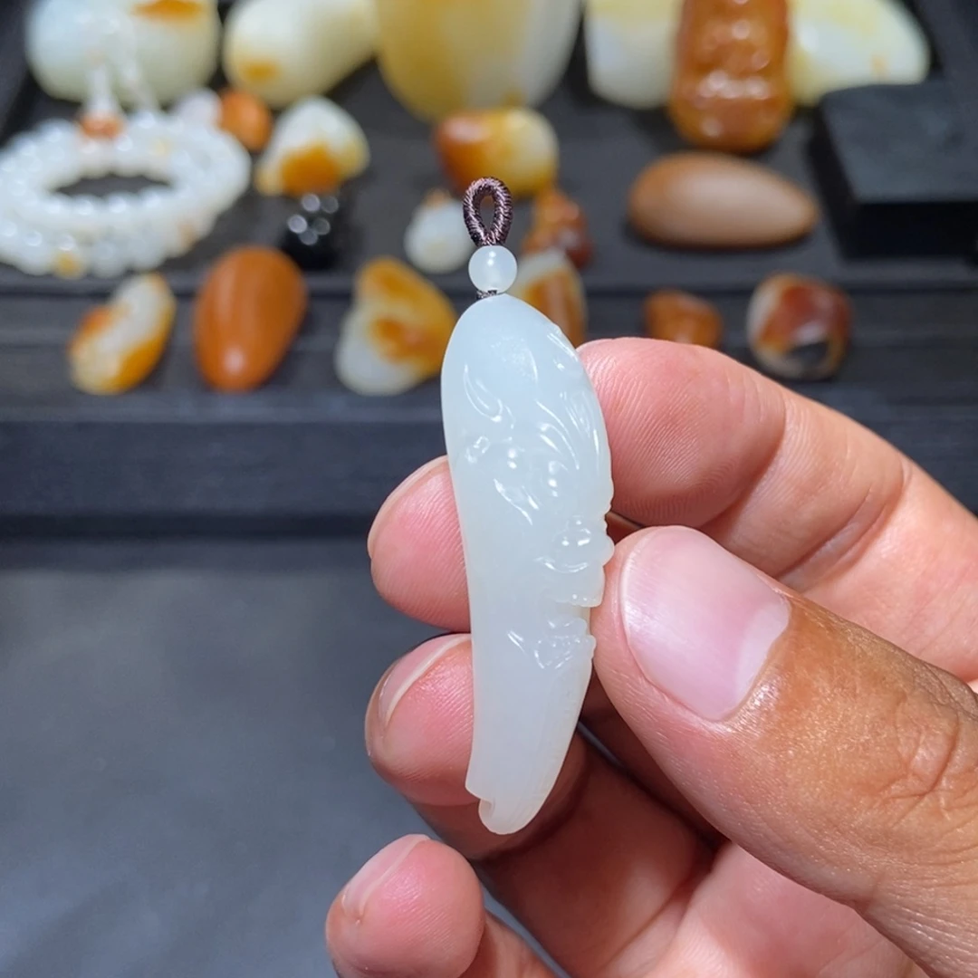 和田玉未镶嵌颈饰