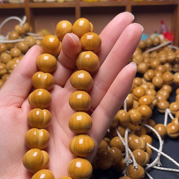 张***扬猴头核桃吊坠18柯基