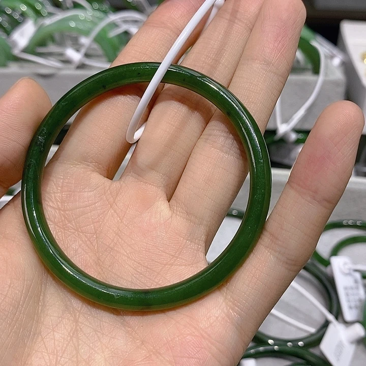 和田玉（碧玉）未镶嵌手镯